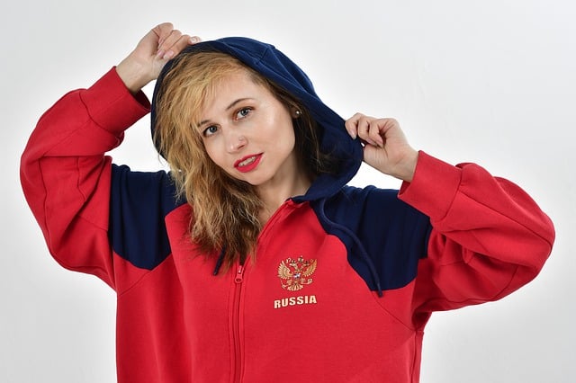 半场战报：拜仁1-0斯图加特，莱默尔脚后跟破门，奥利塞助攻